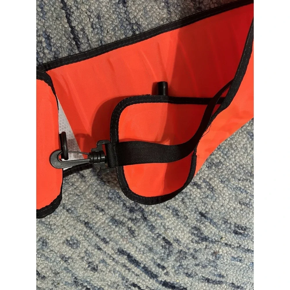 Scuba‎ diving surface marker buoy